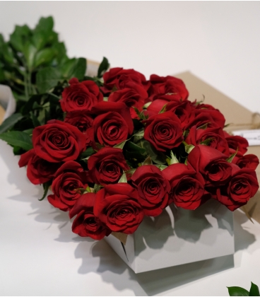 Roses rouges & Bouquet de 12 roses valentine