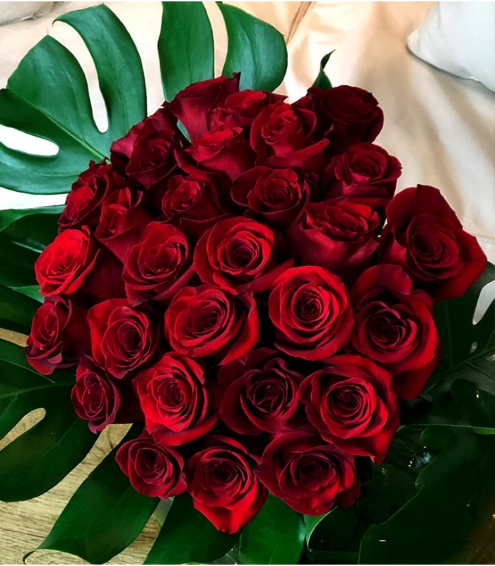 50 long red roses LUXURY COLLECTION